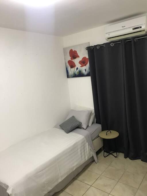 Villa Susanna 3 Bedroom 2 Bathroom House Sleeps 6Plus Виллемстад Экстерьер фото